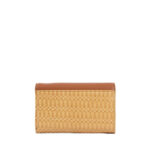 Cartera Flap Mediana Look Tejido Tan - Imagen 3