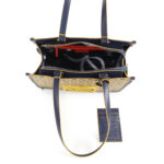 Bolsa Tote Grande Estampado de Monograma color Azul Marino - Imagen 6