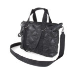 Bolsa Tote Grande Monograma Bordado con Charm color Negro - Imagen 5