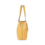 Bolsa Tote con Charm color Amarillo Ocre - Imagen 2