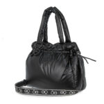 Bolsa Hobo Grande con Charm color Negro - Imagen 3