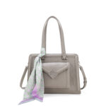 Bolsa Satchel Mediana con Mascada color Gris