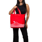 Pañalera Tote Oe x Hello Kitty con Accesorios color Rojo - Imagen 2