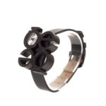 Reloj casual con logo doble como carátula y correa de piel - Imagen 5