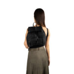 Mochila Mediana Acolchada color Negro - Imagen 2