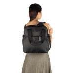 Pañalera Mochila Mediana con Accesorios colos Negro - Imagen 2